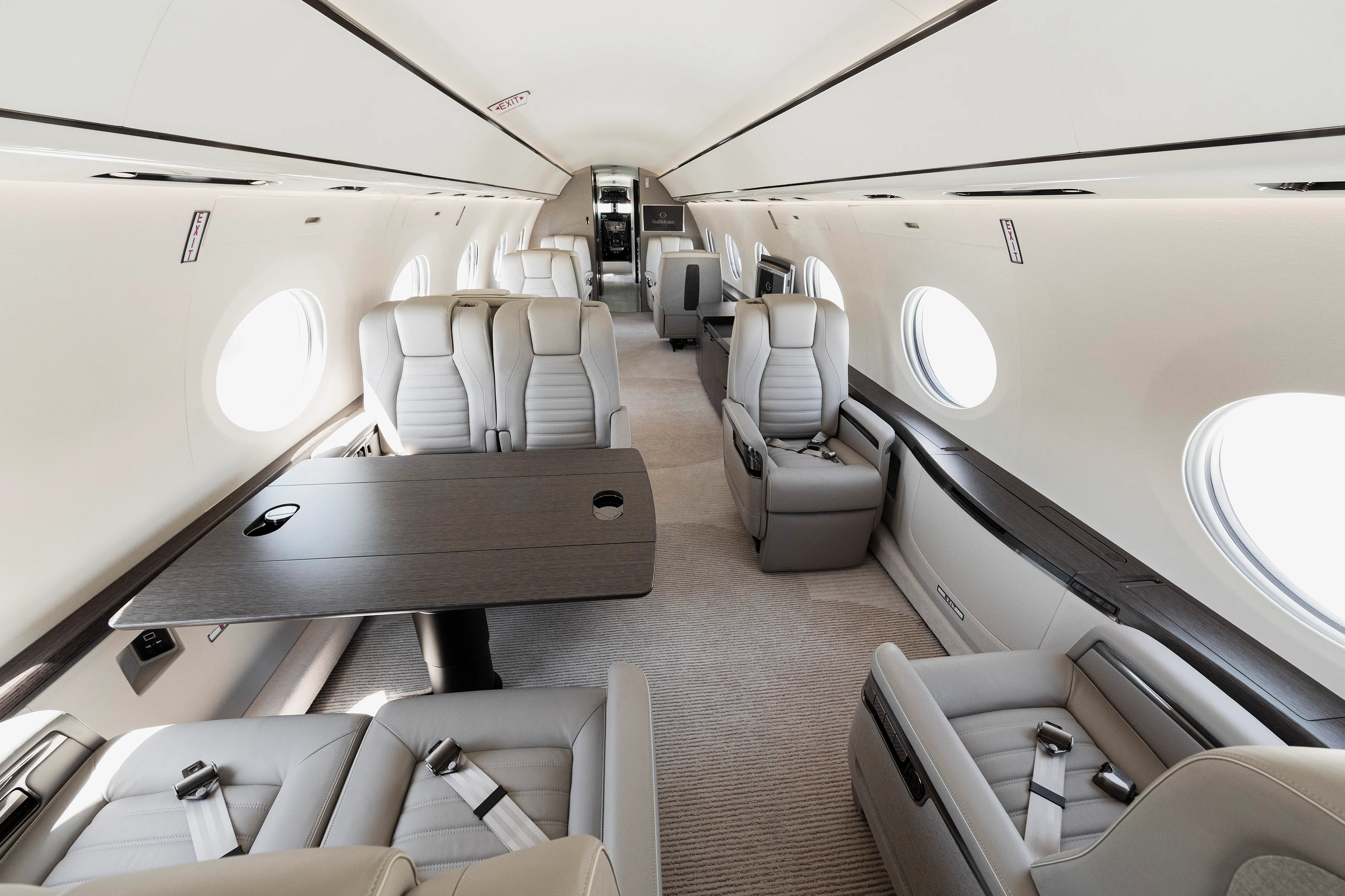 Jet Exterior